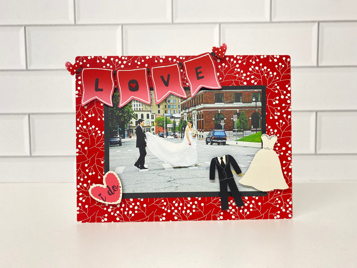 "Love Banner" mit roten Herzen
