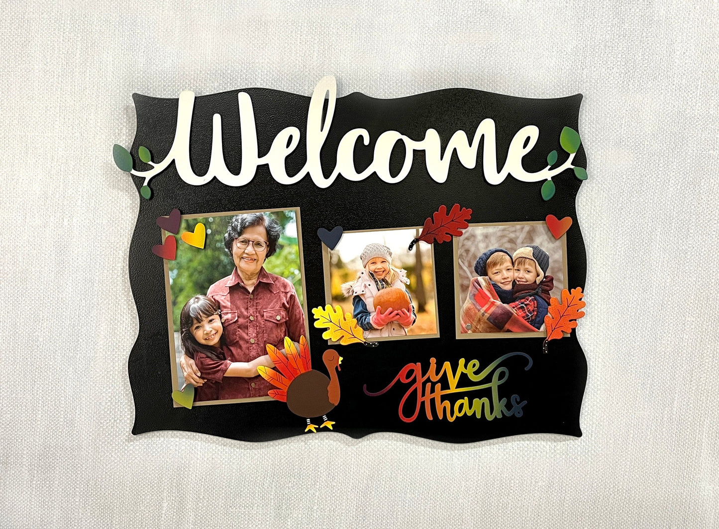 Magnetic "Welcome" lettering with leaves, white