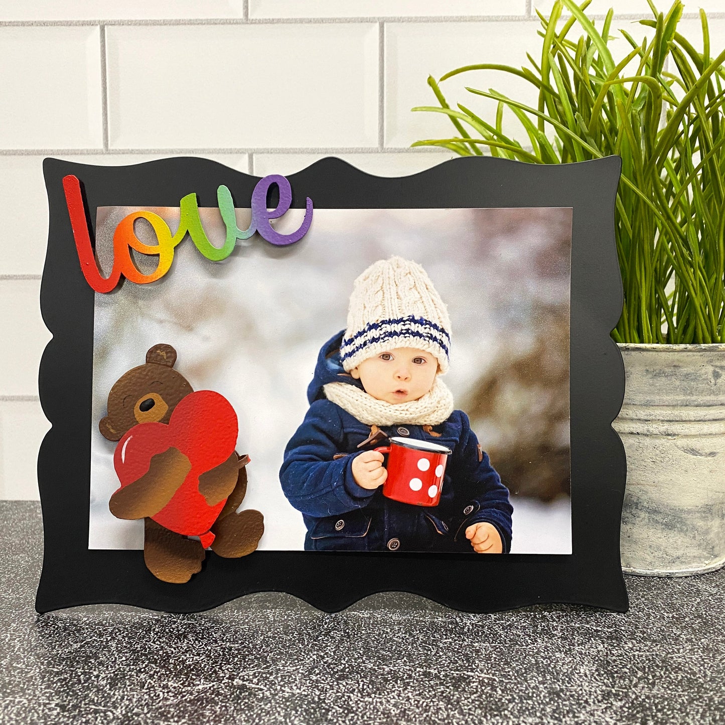 Knuffliger "Teddy mit Herz"-Magnet