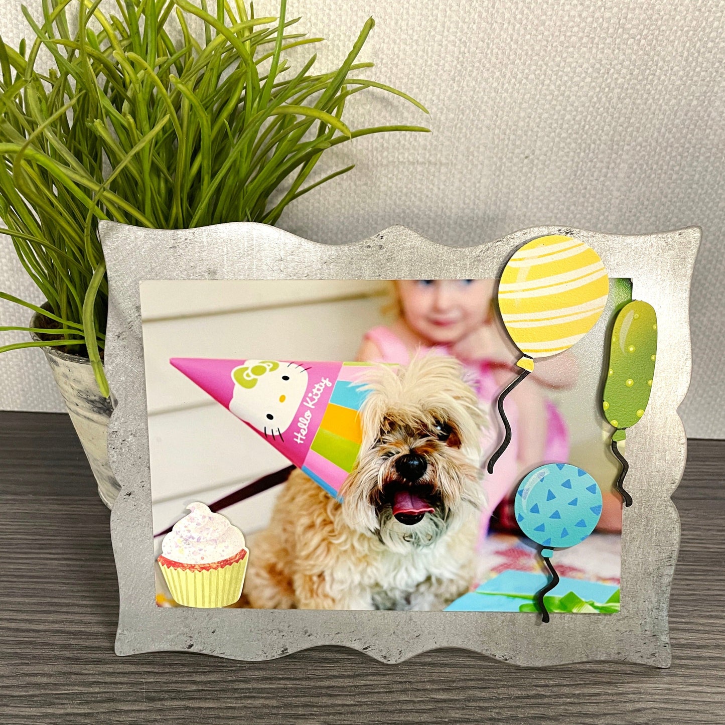 Cupcake magnet