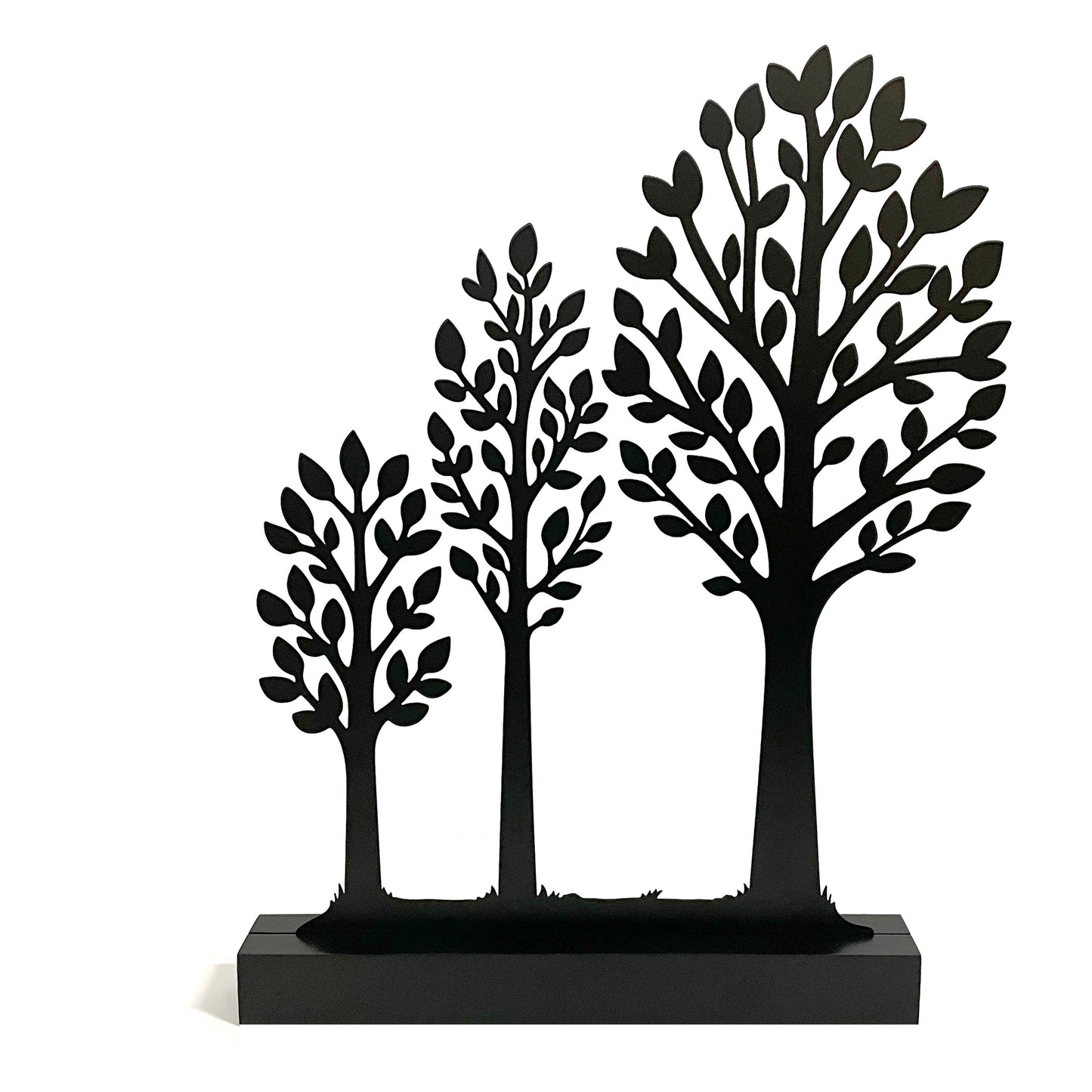 Magnetic trees to decorate with a wooden base