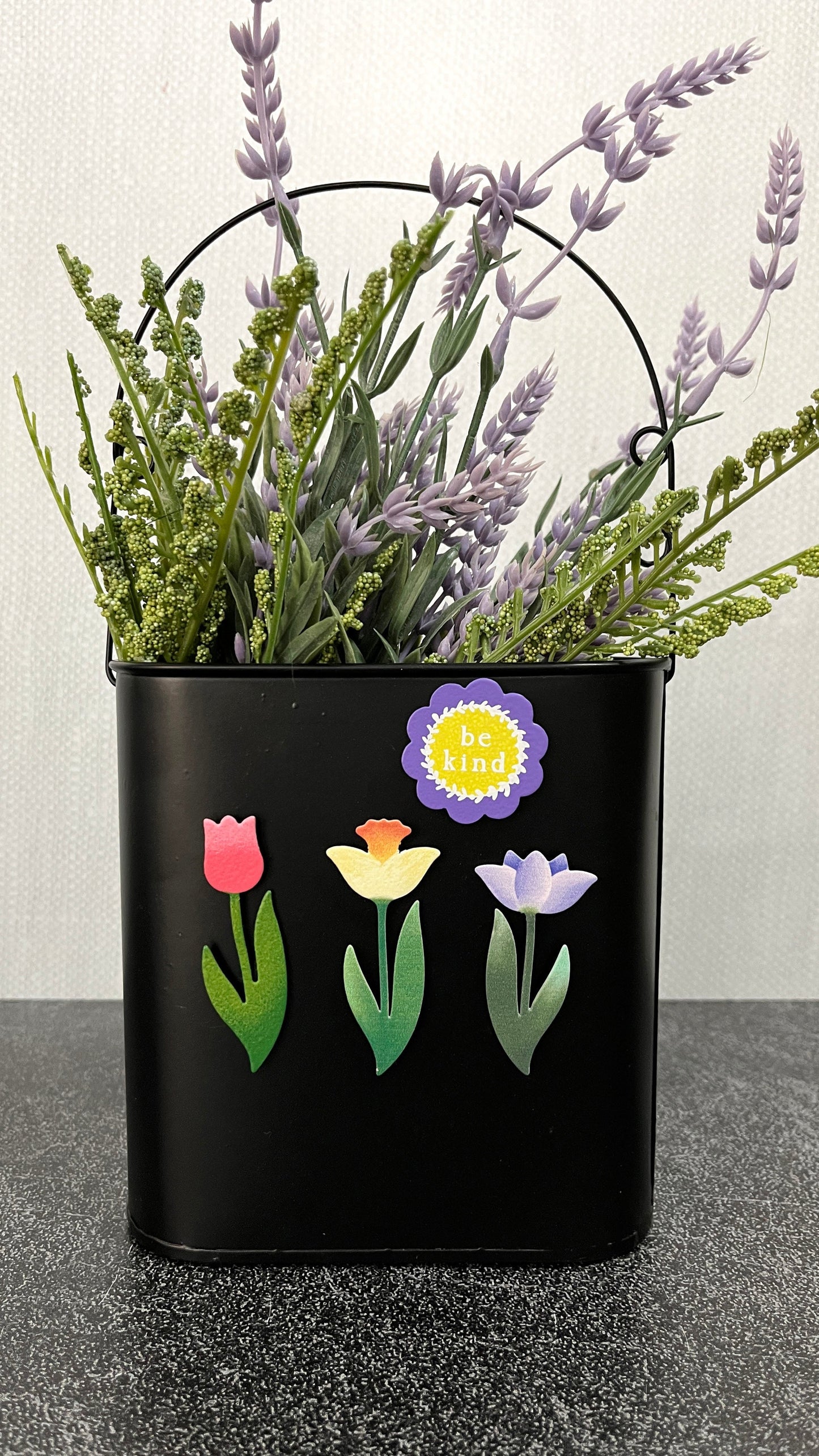 Daffodils - magnet, purple