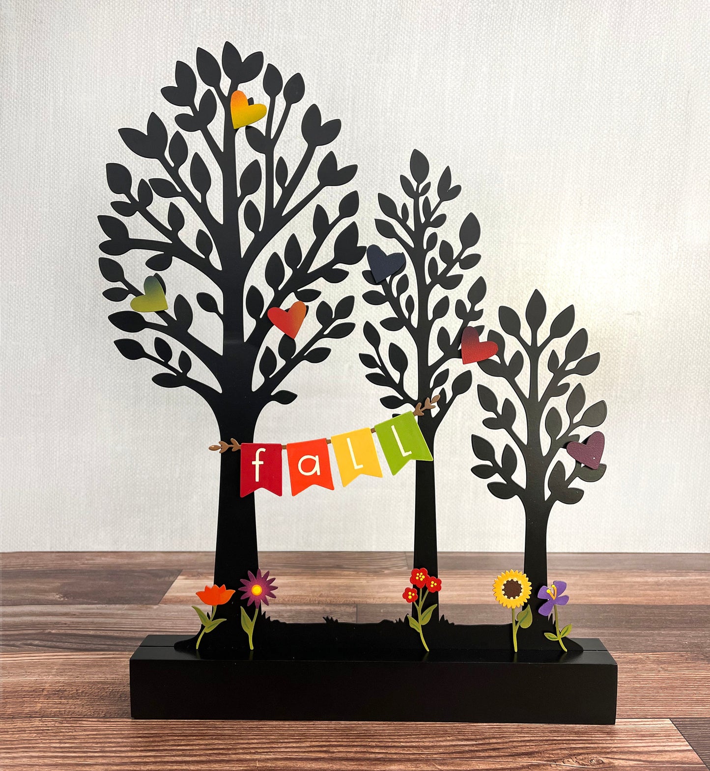 Magnetic trees to decorate with a wooden base