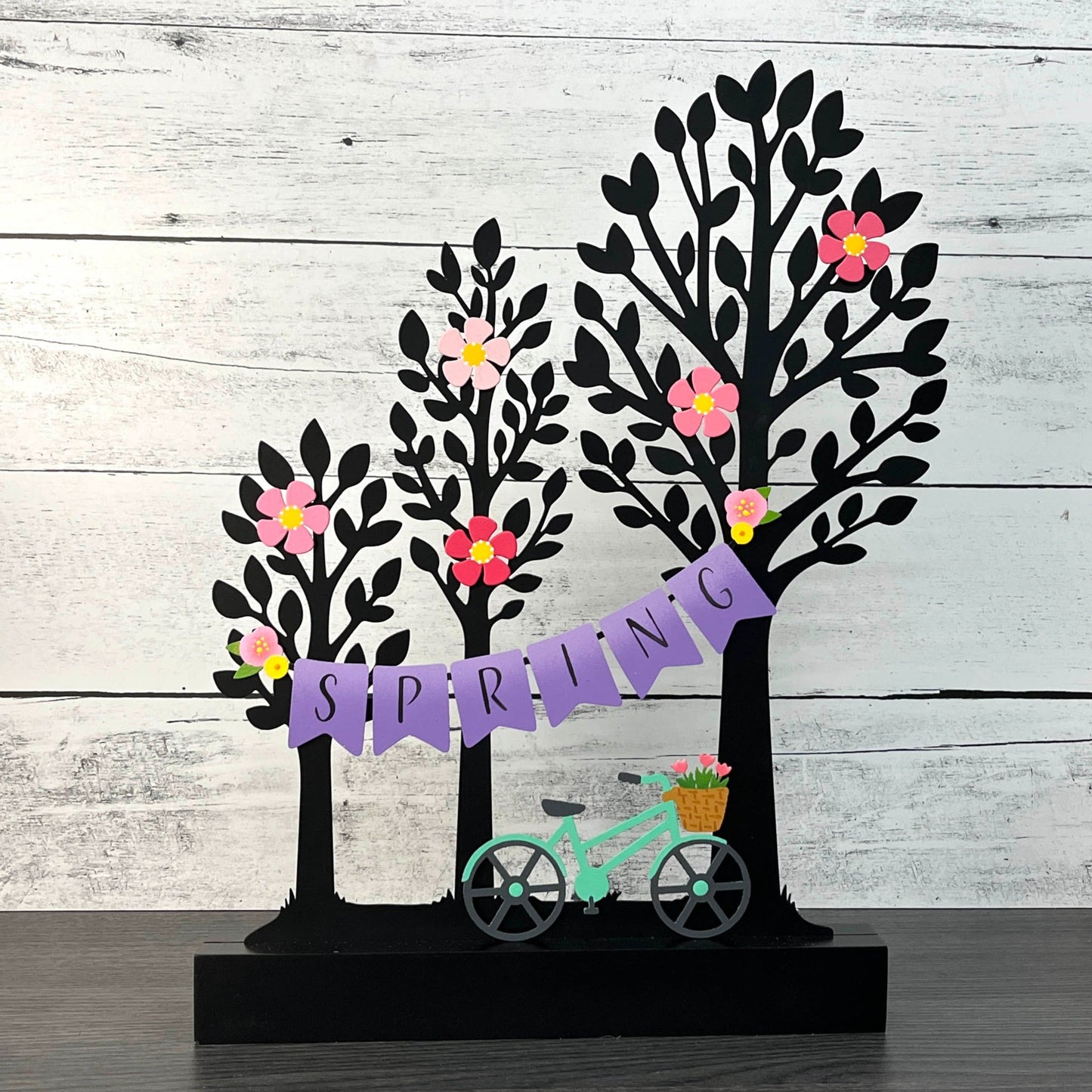 Magnetic trees to decorate with a wooden base